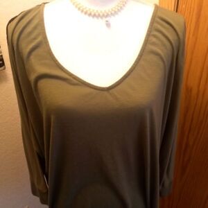 Torrid Green/Black Lace Long Sleeve Top-Size 3-PreOwned
